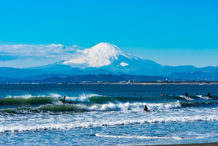 Vista desde la playa de Enoshima 