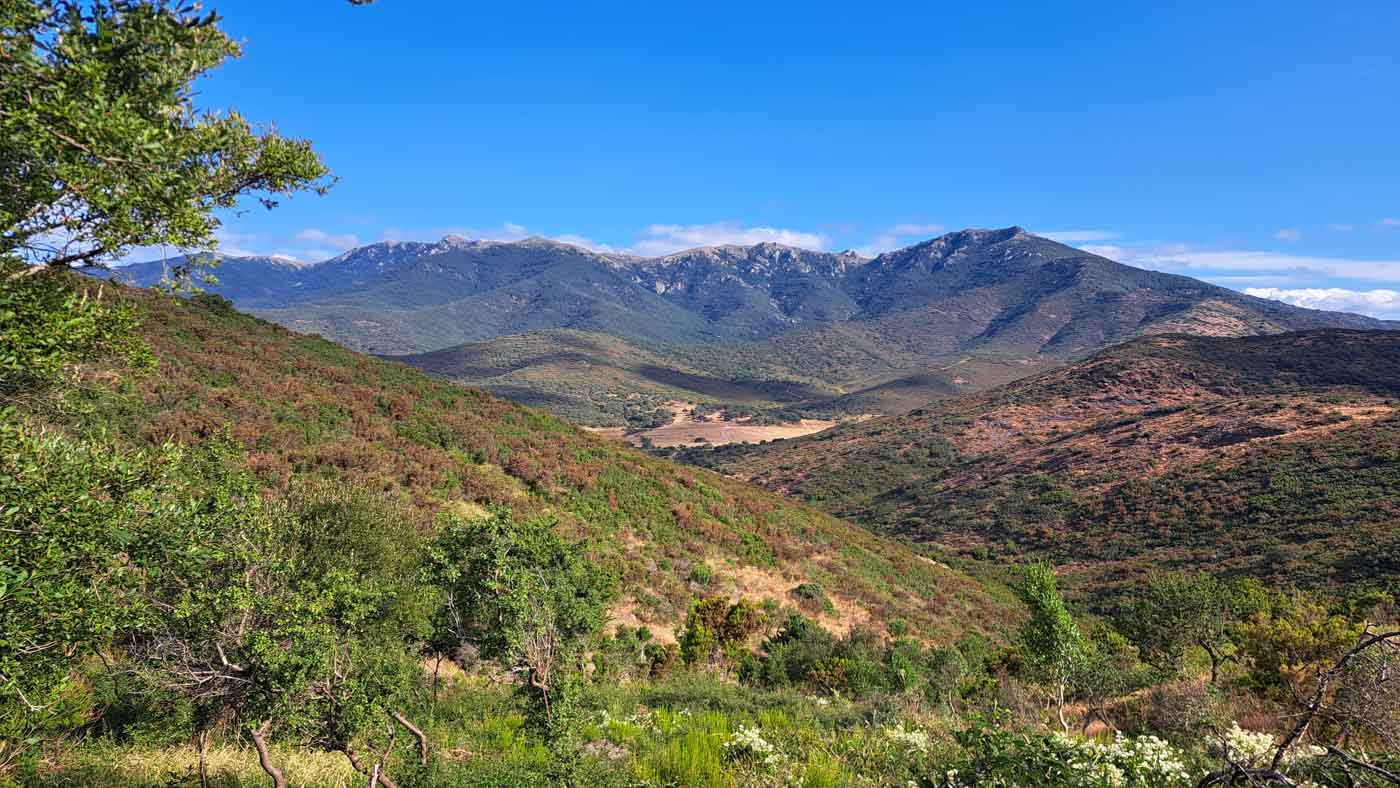 Aparecen las primeras montañas de más de 1000 metros