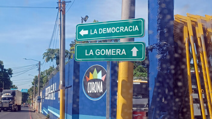 Con los hijos del maíz. De La Democracia a El Paredón y unas tortugas sobrevivientes 5 A La Democracia se va por la derecha