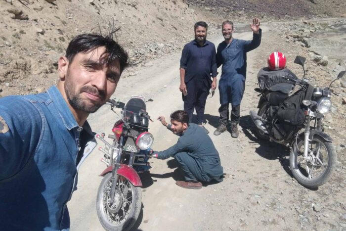 Mentir o no mentir, esa es la cuestión 6 Conociendo gente en un viaje en moto por Pakistán