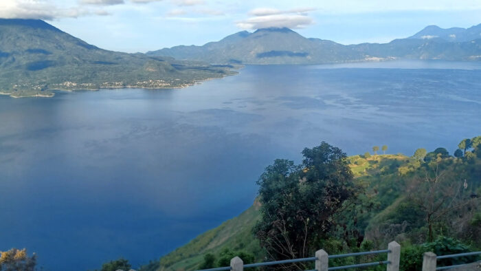 Con los hijos del maíz. De La Democracia a El Paredón y unas tortugas sobrevivientes 3 Lago Atitlán