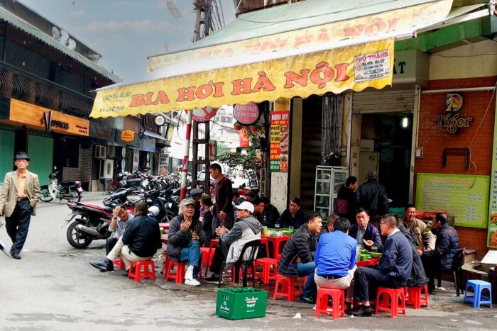 Hanói, la gran capital del Vietnam tradicional 109 Bia Hoi guía de Hanói